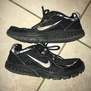 Nike wild trail tennis shoes